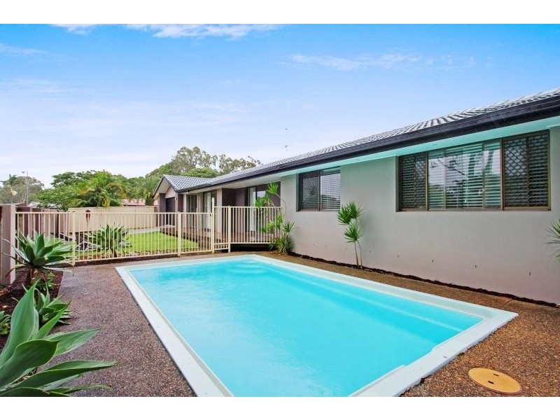 218 Tallebudgera Drive, Palm Beach QLD 4221