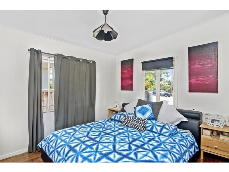 37 Twenty Fifth Avenue, Palm Beach QLD 4221