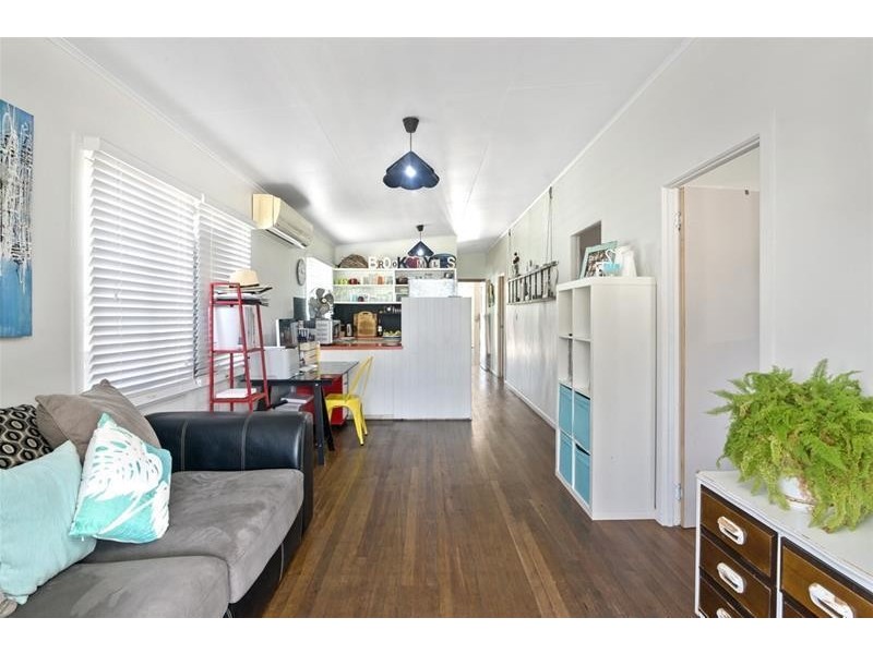 37 Twenty Fifth Avenue, Palm Beach QLD 4221