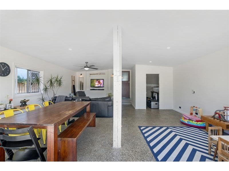 37 Twenty Fifth Avenue, Palm Beach QLD 4221