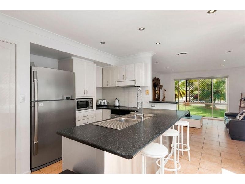 11 Hydrilla Court, Elanora QLD 4221