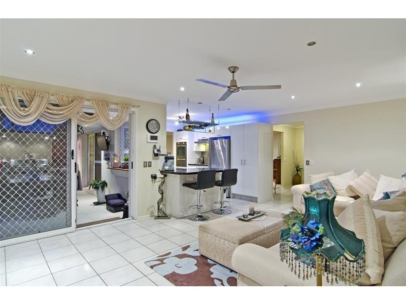 34 Bergamont Street, Elanora QLD 4221