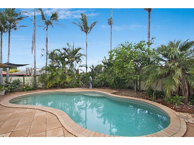 10 Sequoia Close, Elanora QLD 4221