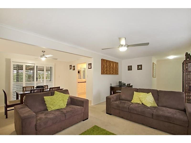 10 Sequoia Close, Elanora QLD 4221