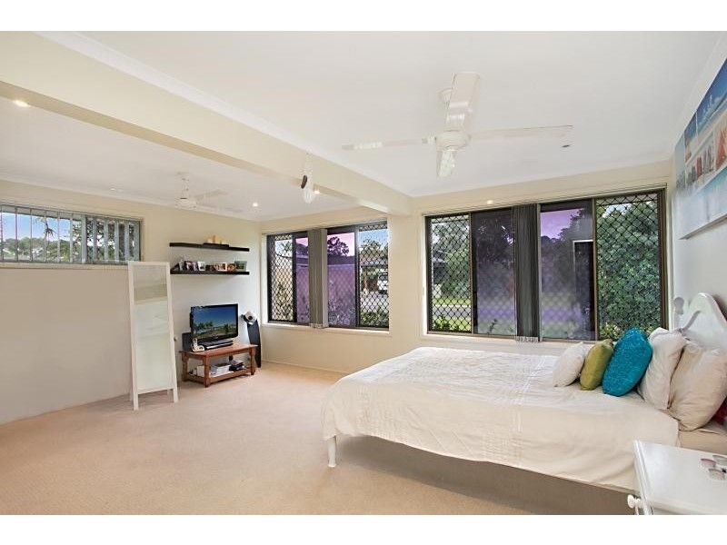 10 Sequoia Close, Elanora QLD 4221