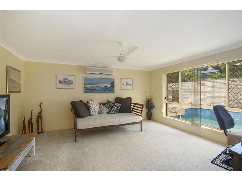 95 Casuarina Drive, Elanora QLD 4221