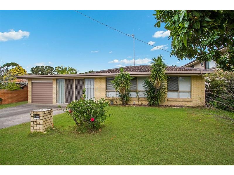 217 Mallawa Drive, Palm Beach QLD 4221