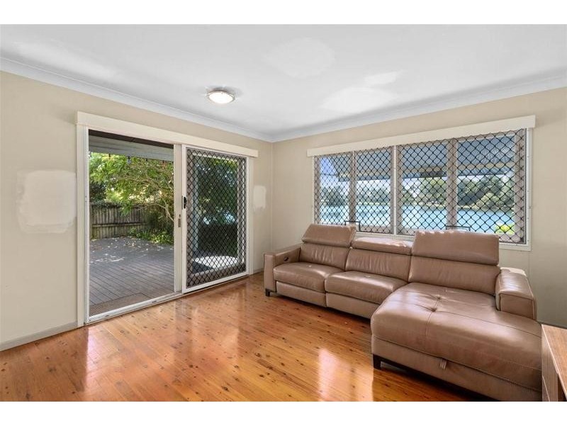 25 Tahiti Avenue, Palm Beach QLD 4221
