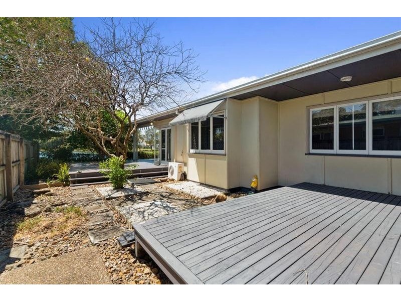 25 Tahiti Avenue, Palm Beach QLD 4221