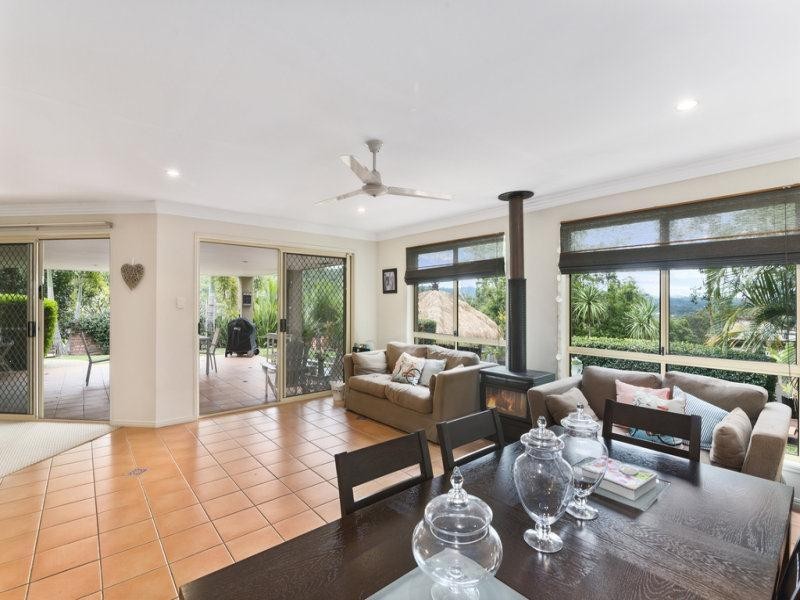 21 Forest Drive, Elanora QLD 4221