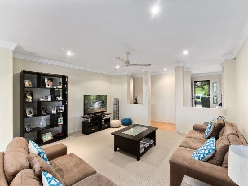 21 Forest Drive, Elanora QLD 4221