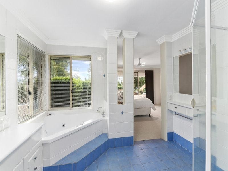 21 Forest Drive, Elanora QLD 4221