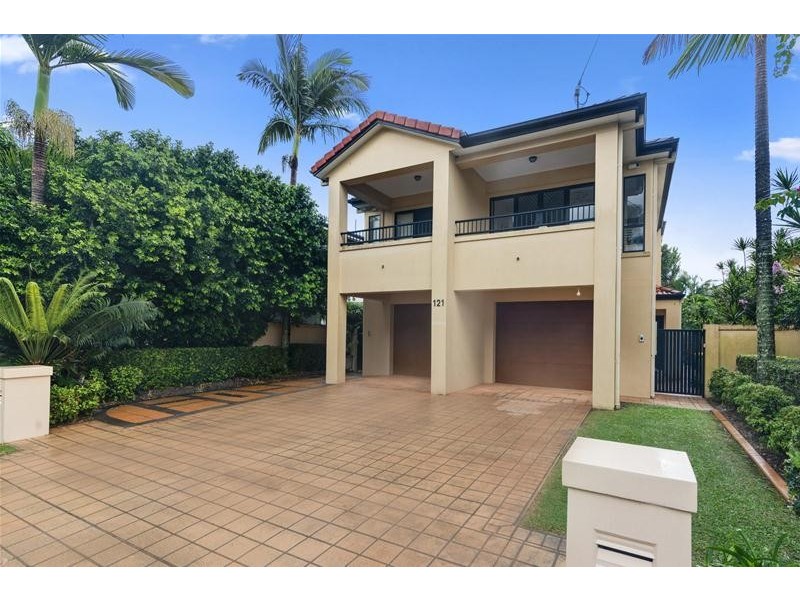 2/121 Laguna Avenue, Palm Beach QLD 4221