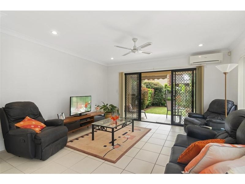 2/121 Laguna Avenue, Palm Beach QLD 4221