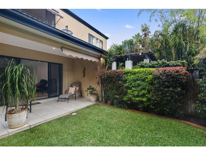 2/121 Laguna Avenue, Palm Beach QLD 4221