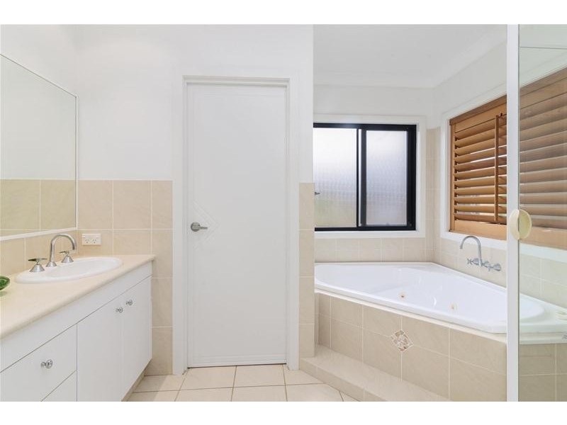 2/121 Laguna Avenue, Palm Beach QLD 4221