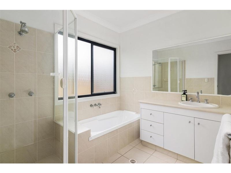 2/121 Laguna Avenue, Palm Beach QLD 4221