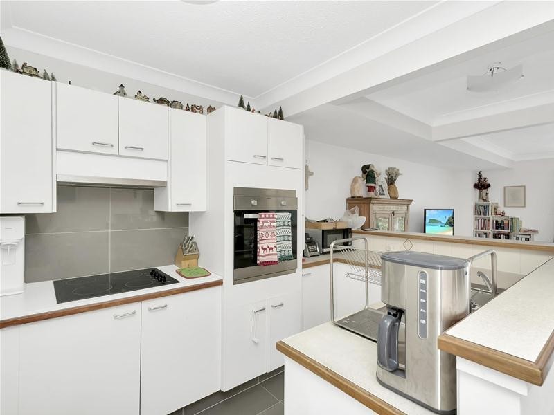 121/2-10 Coolgardie Street, Elanora QLD 4221