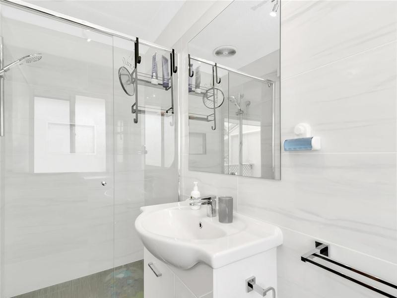 121/2-10 Coolgardie Street, Elanora QLD 4221