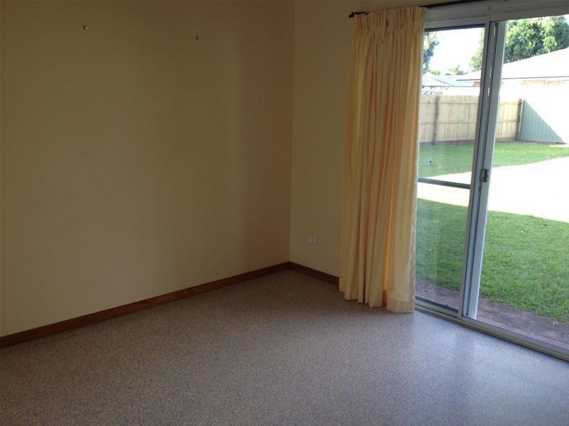 221 Nineteenth Avenue, Elanora QLD 4221