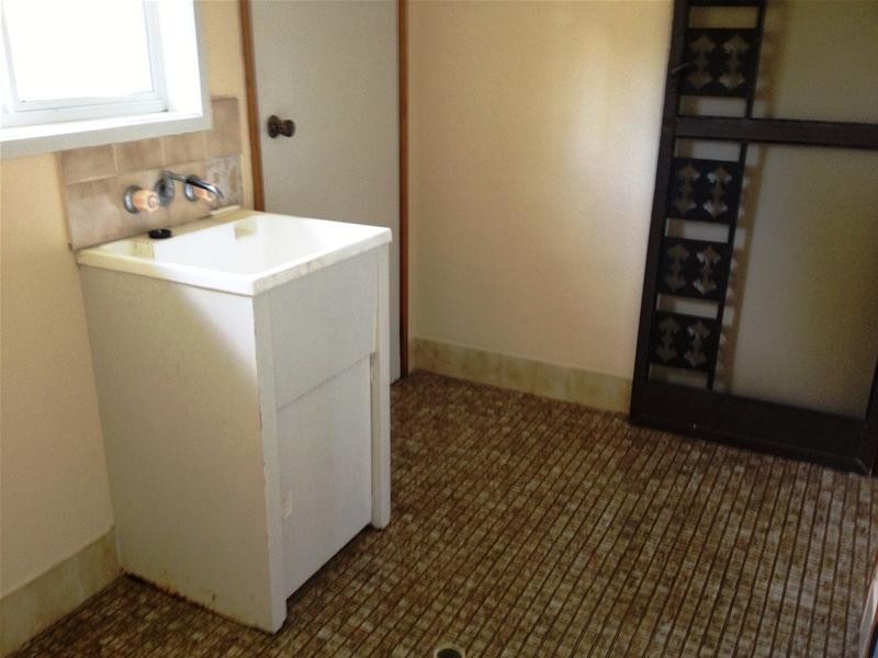 221 Nineteenth Avenue, Elanora QLD 4221