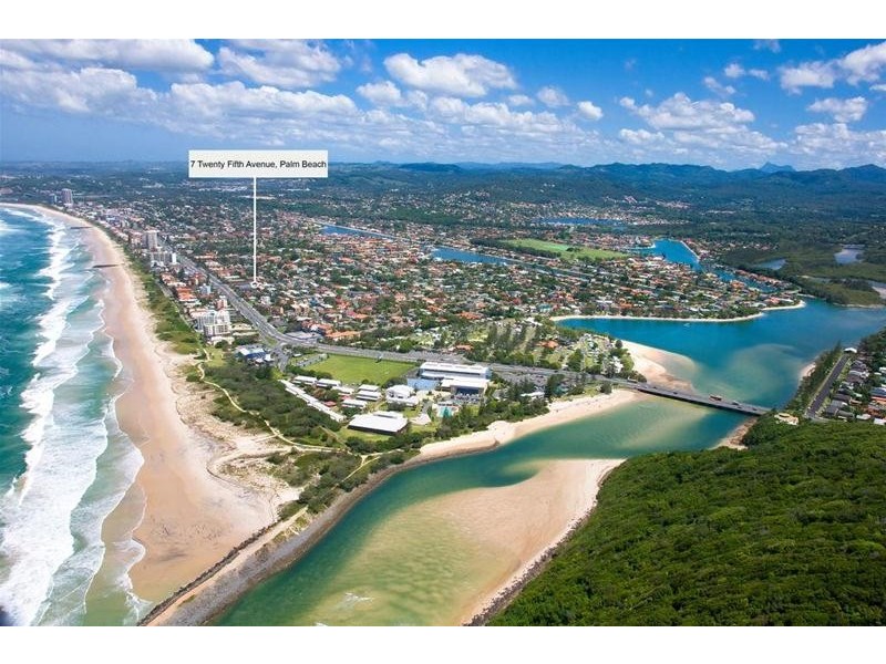 Villa 3/7 Twenty Fifth Avenue, Palm Beach QLD 4221