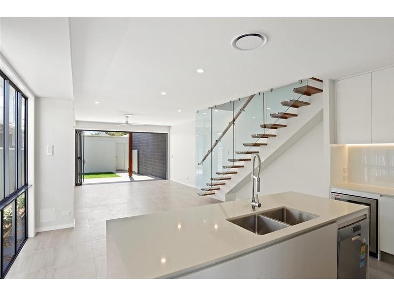 2/82 Palm Beach Avenue, Palm Beach QLD 4221