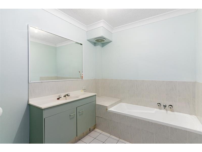 11/2 Simpsons Road, Currumbin Waters QLD 4223