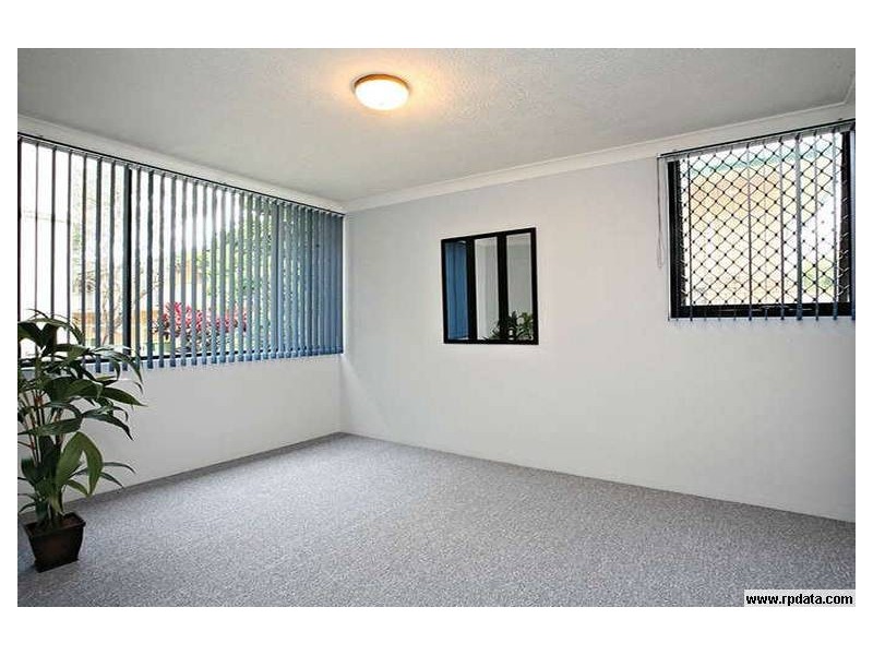 2/6 Brooke Avenue, Palm Beach QLD 4221