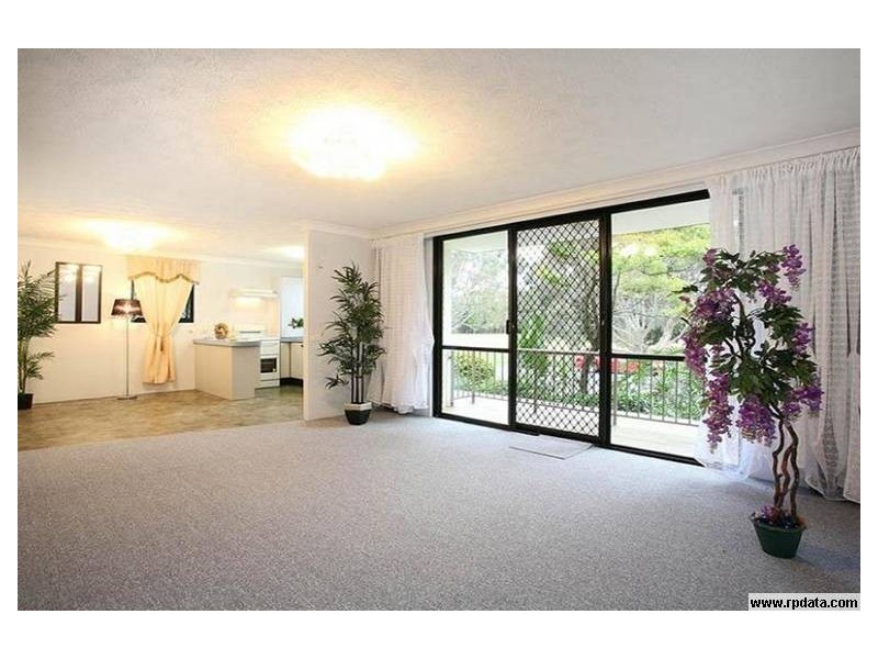 2/6 Brooke Avenue, Palm Beach QLD 4221