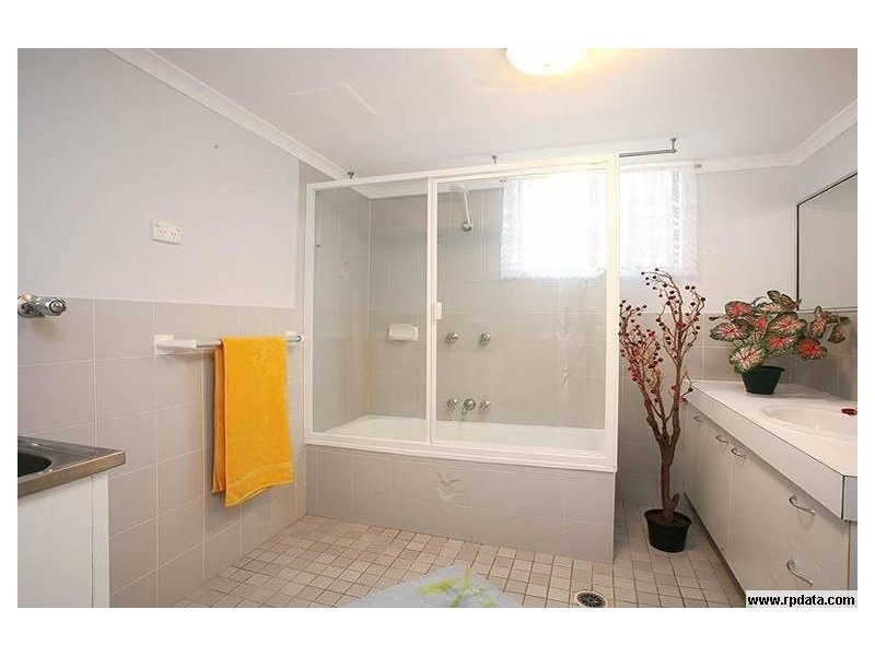 2/6 Brooke Avenue, Palm Beach QLD 4221