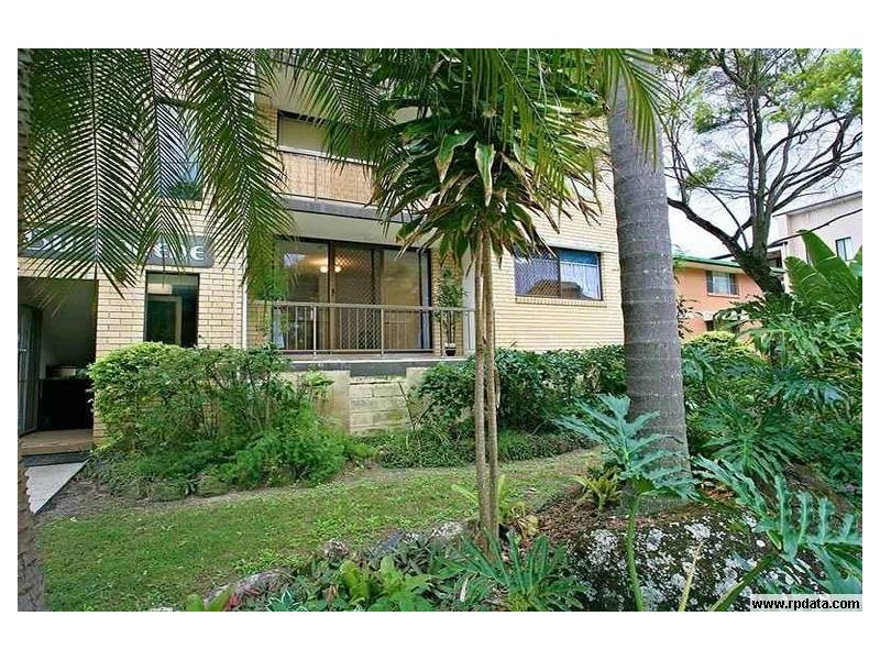 2/6 Brooke Avenue, Palm Beach QLD 4221