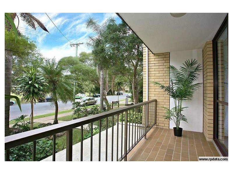 2/6 Brooke Avenue, Palm Beach QLD 4221