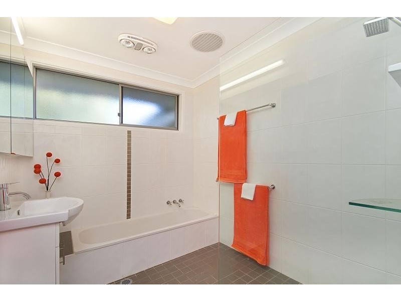 4 Denawen Street, Palm Beach QLD 4221