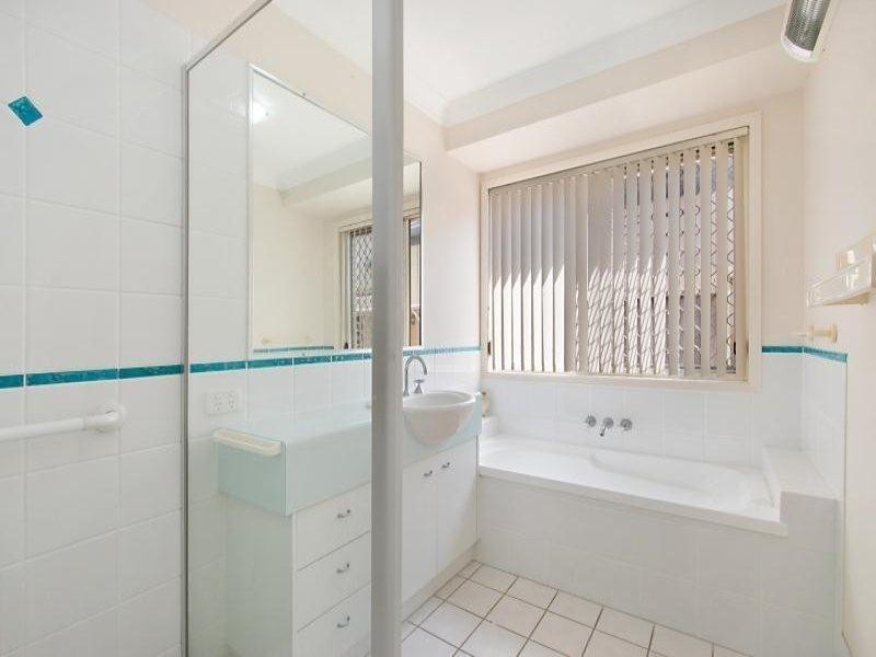 4 Keegan Circuit, Currumbin Waters QLD 4223