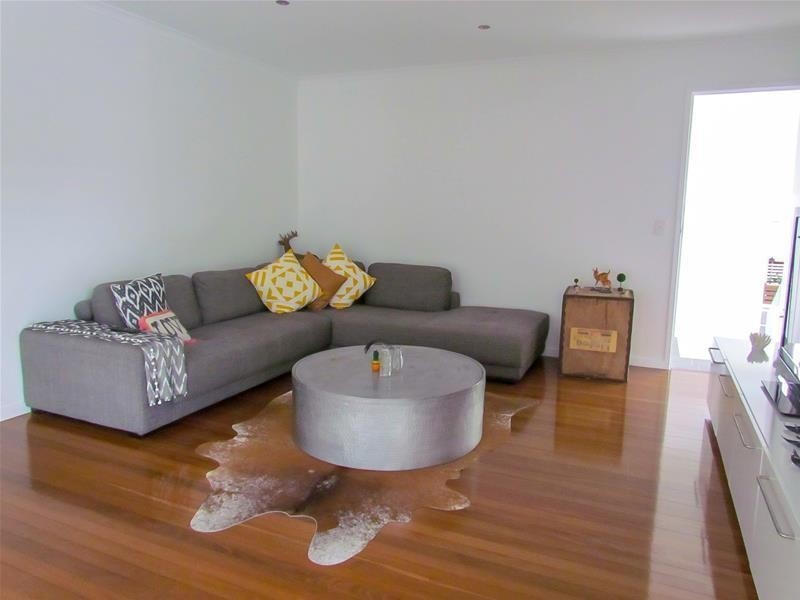 8 Alpha  Avenue, Currumbin QLD 4223