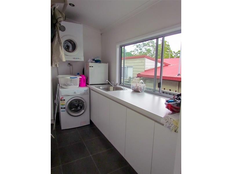 8 Alpha  Avenue, Currumbin QLD 4223