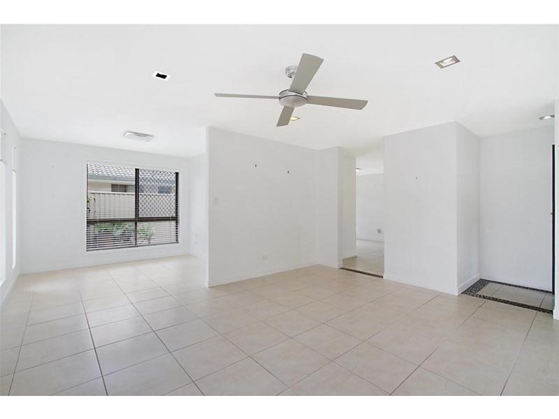 28 Pinon Close, Elanora QLD 4221