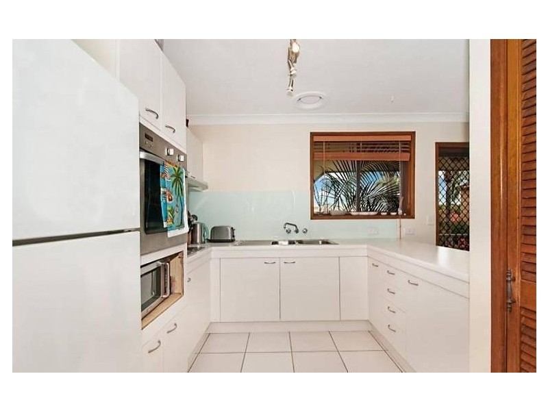 6/5 Lind Avenue, Palm Beach QLD 4221