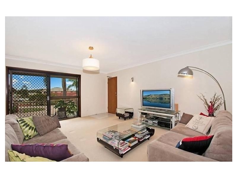 6/5 Lind Avenue, Palm Beach QLD 4221
