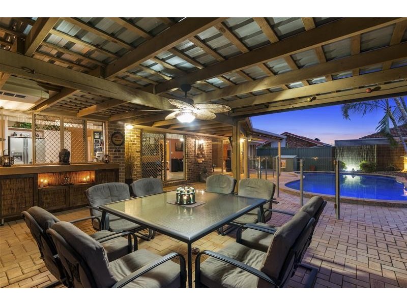 15 Damson Place, Elanora QLD 4221