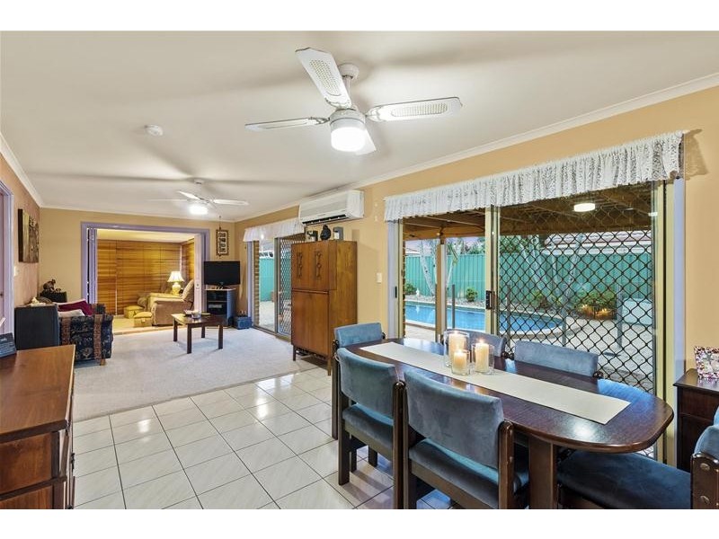 15 Damson Place, Elanora QLD 4221