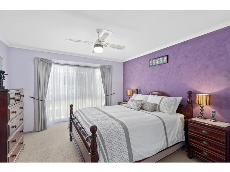 15 Damson Place, Elanora QLD 4221