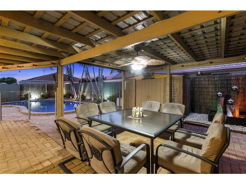 15 Damson Place, Elanora QLD 4221