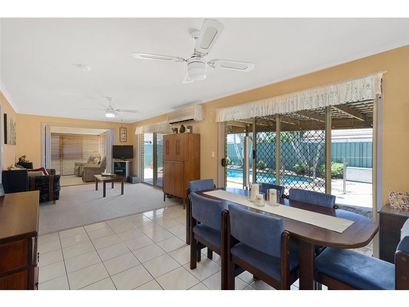 15 Damson Place, Elanora QLD 4221