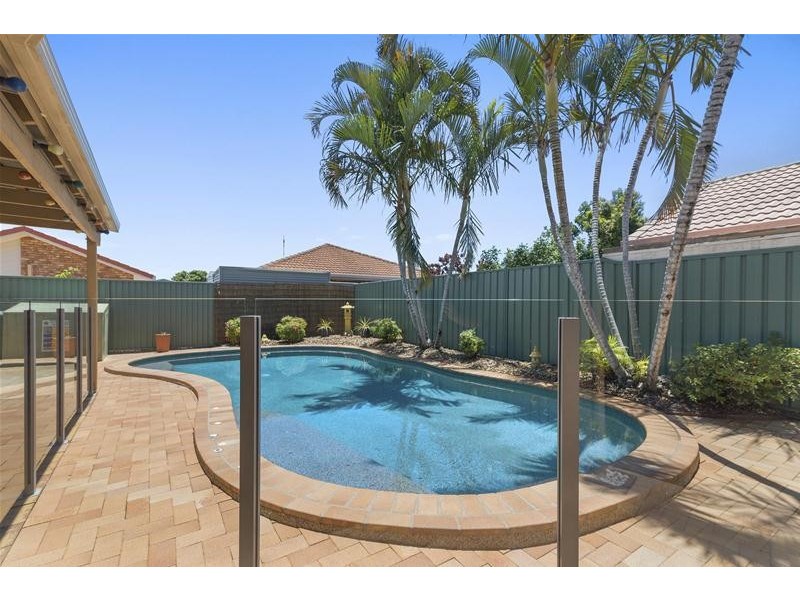 15 Damson Place, Elanora QLD 4221