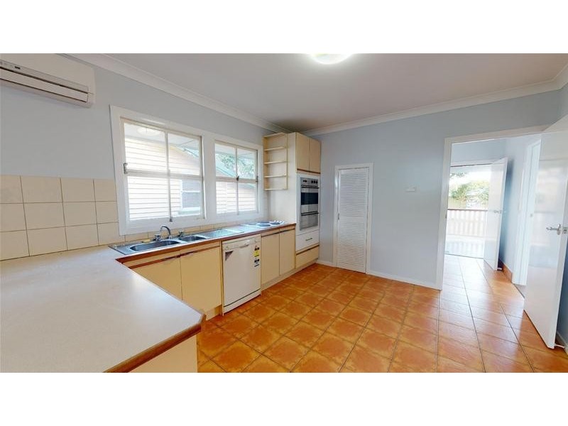 100 Palm Beach Avenue, Palm Beach QLD 4221