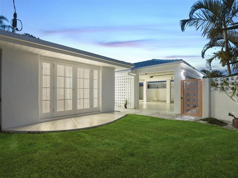 57 Mallawa Drive, Palm Beach QLD 4221