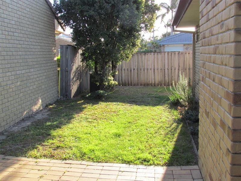 1/9 Bluemoon Close, Burleigh Waters QLD 4220