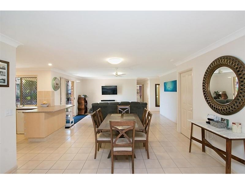 4 Bidwill Court, Elanora QLD 4221